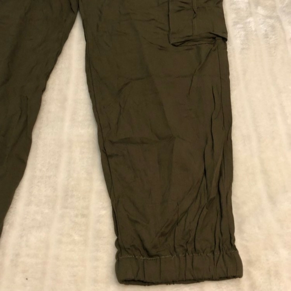 Ardene Army Green High-Waisted Lightweight Cargo Pants - Picture 6 of 14